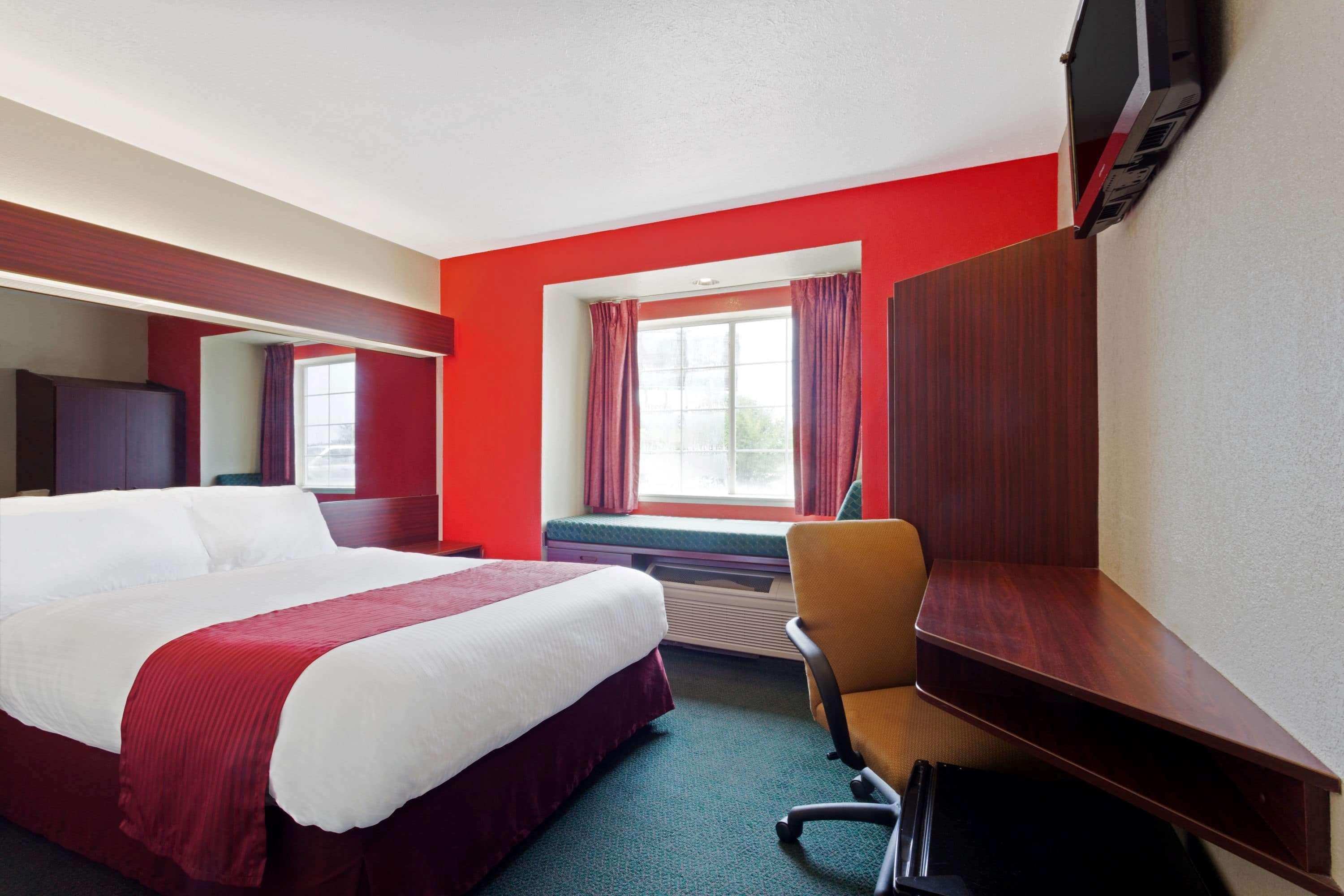 Microtel Inn & Suites By Wyndham Brandon Εξωτερικό φωτογραφία