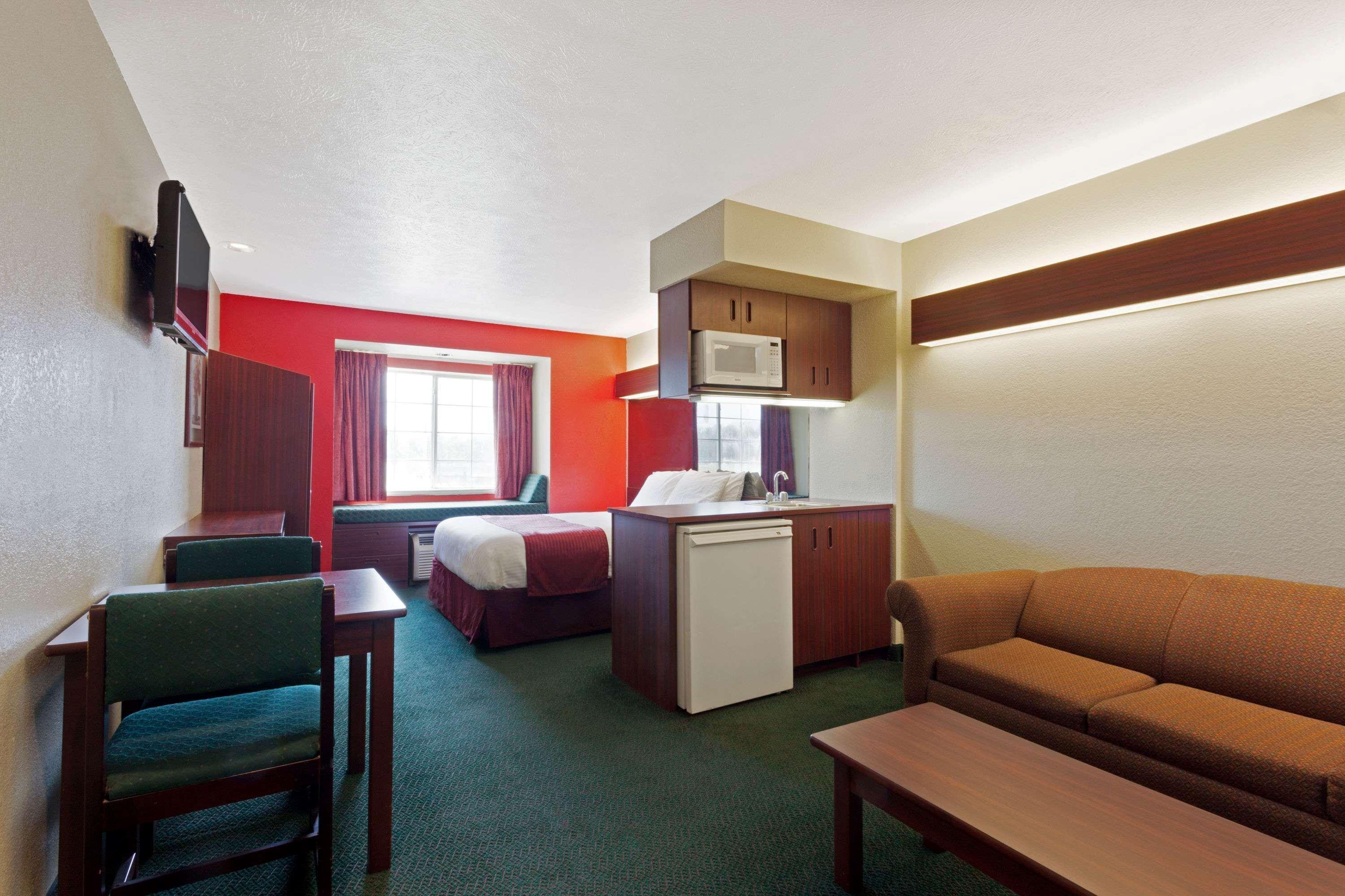 Microtel Inn & Suites By Wyndham Brandon Εξωτερικό φωτογραφία