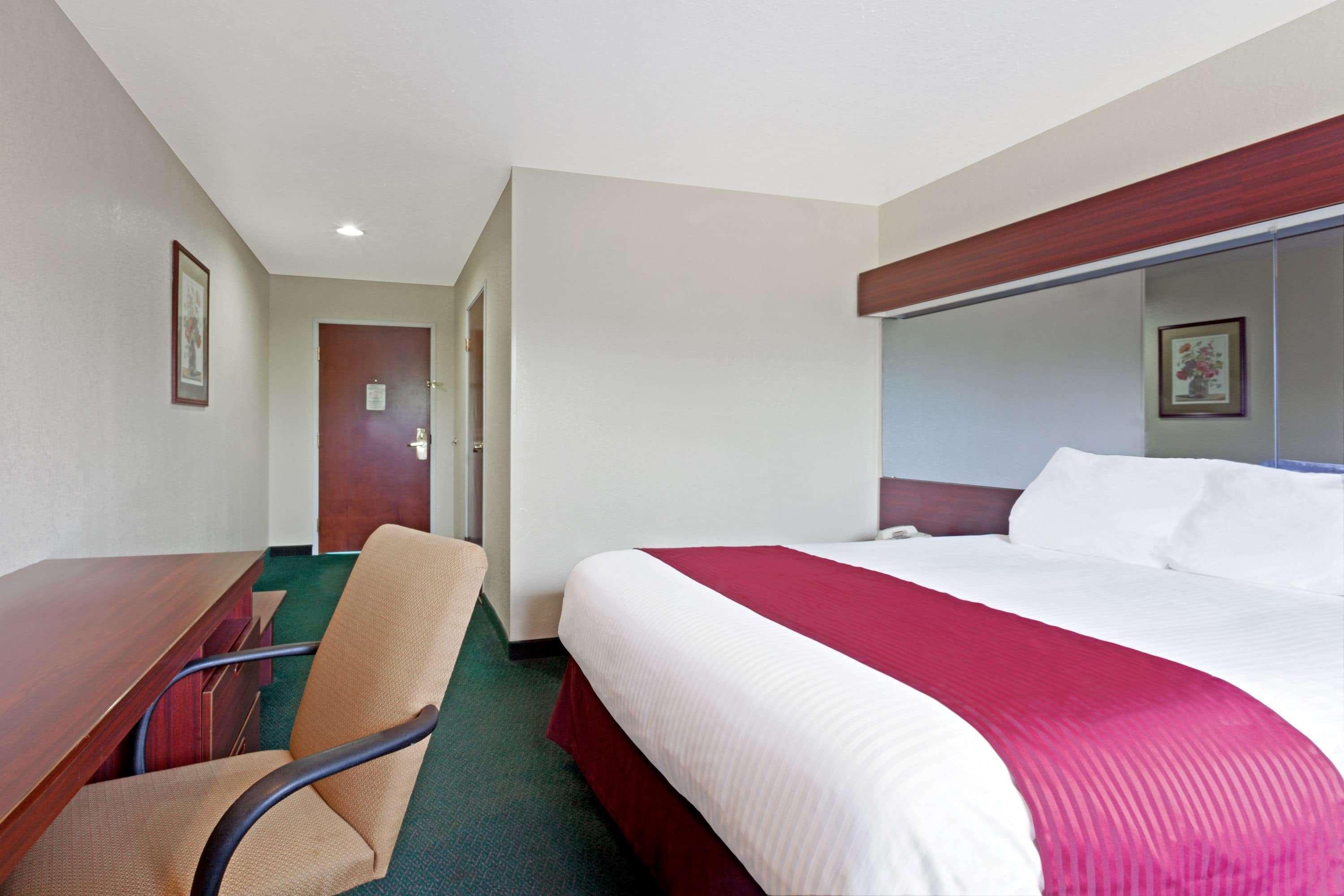 Microtel Inn & Suites By Wyndham Brandon Εξωτερικό φωτογραφία