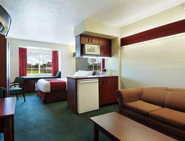 Microtel Inn & Suites By Wyndham Brandon Δωμάτιο φωτογραφία